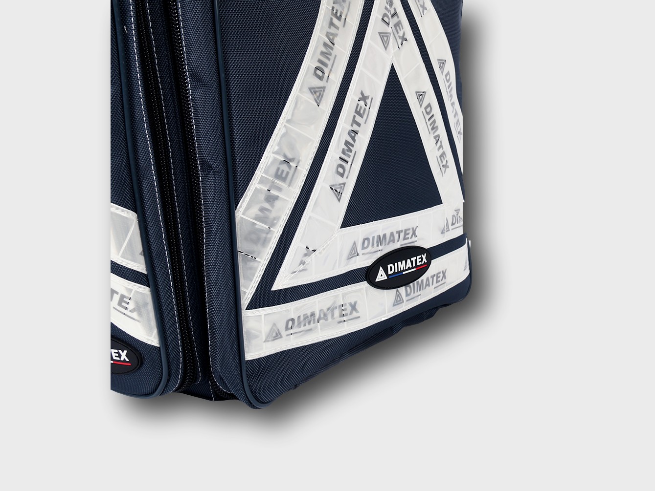 LEGEND BLEU 5 clipped rev 1